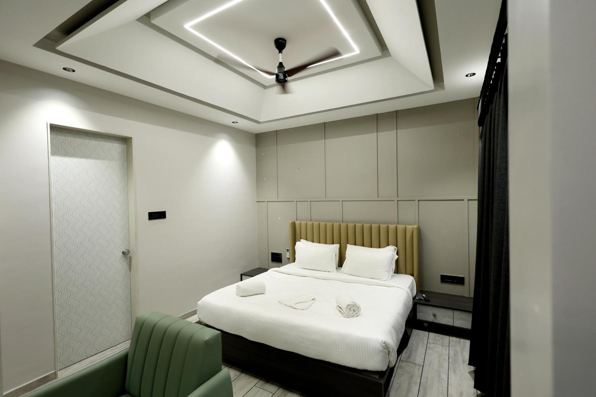 Hotel Statusinn, Ichalkaranji Exterior photo
